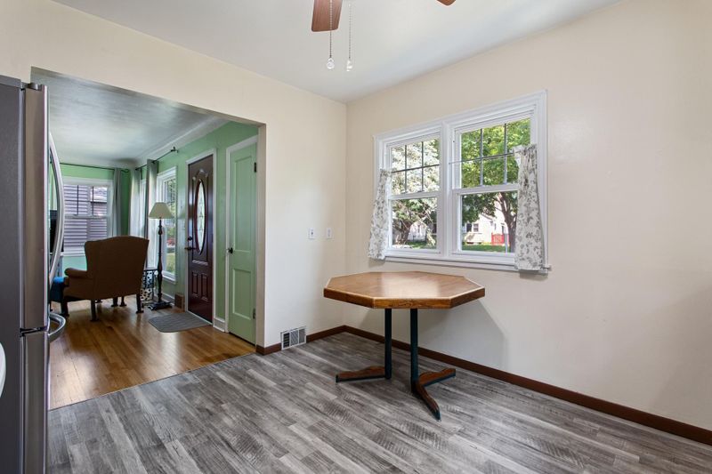 1944 Montana Ave E, Saint Paul, MN 55119