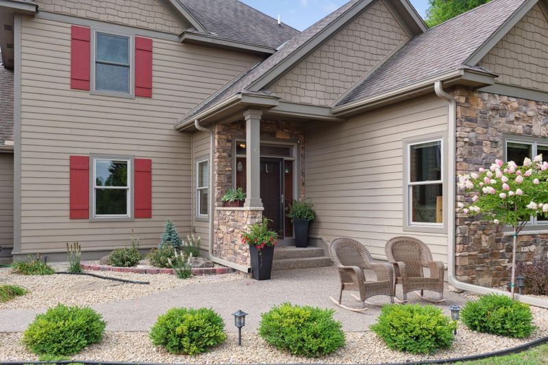 8887 Buckingham Ave SE, Delano, MN 55328
