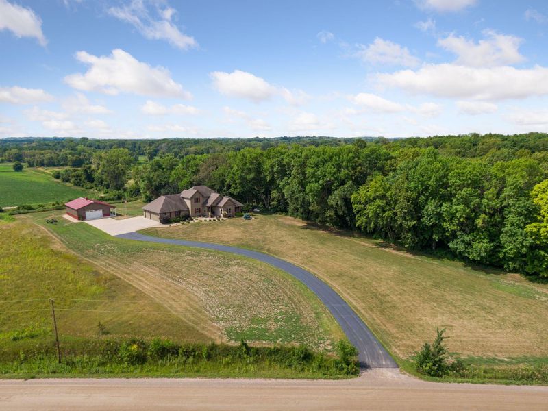 8887 Buckingham Ave SE, Delano, MN 55328