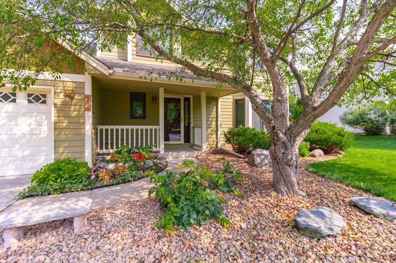 4036 Deerwood Pl, Eagan, MN 55122