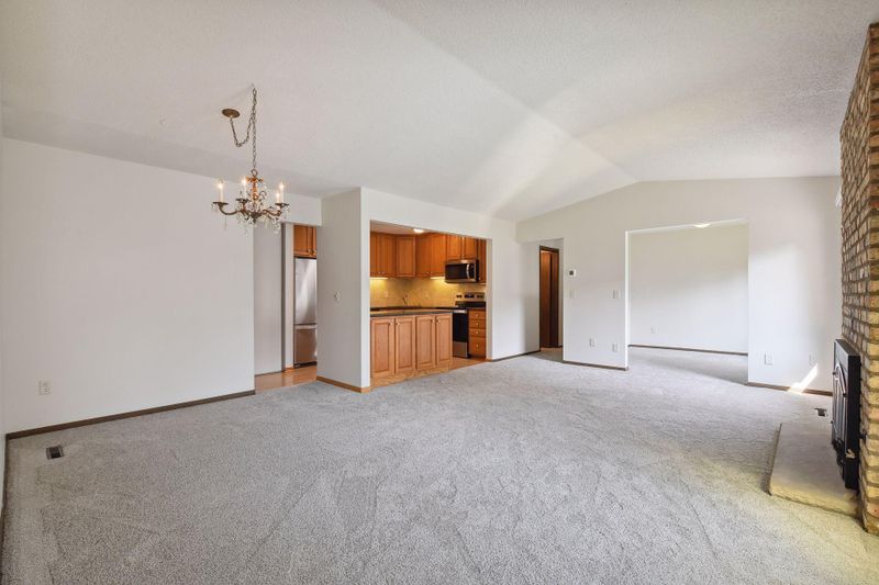 1880 Ithaca Ln N, Plymouth, MN 55447