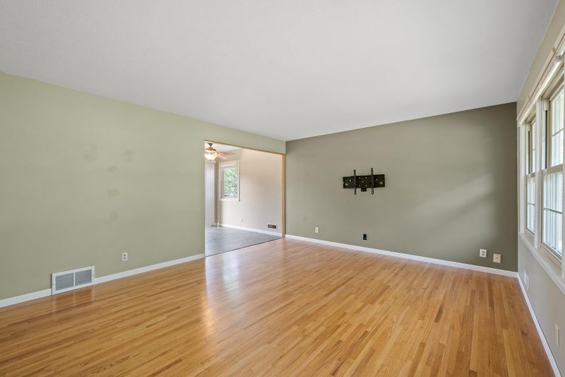 2945 114th Ln NW, Coon Rapids, MN 55433