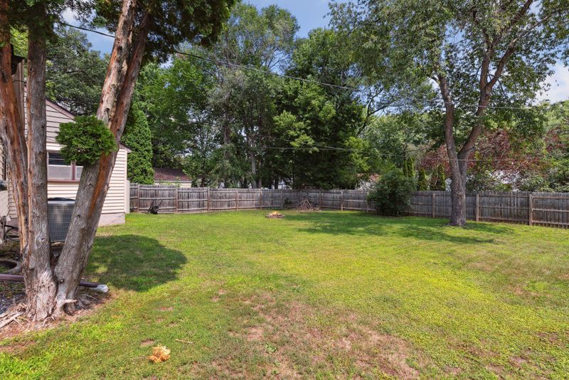 5800 Quail Ave N, Crystal, MN 55429