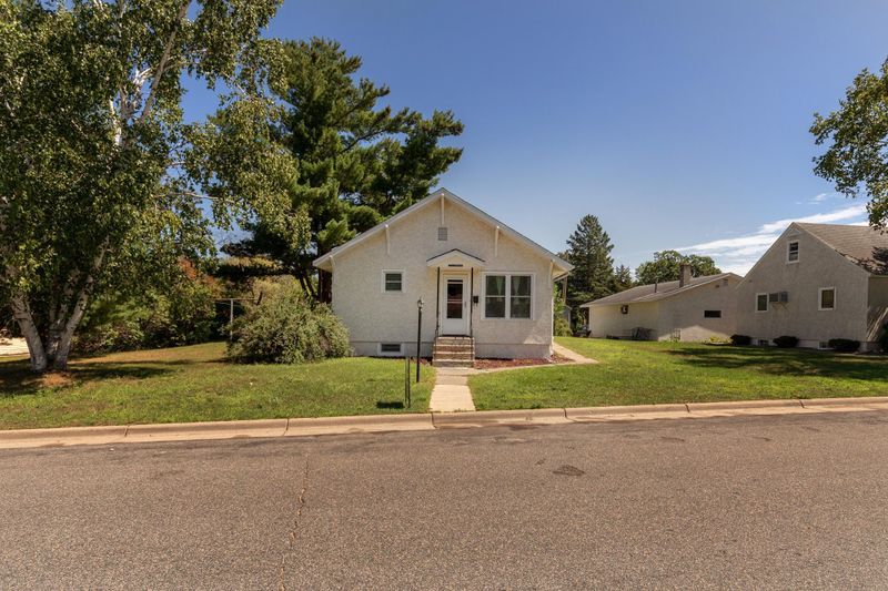 1115 Broadway St, Brainerd, MN 56401