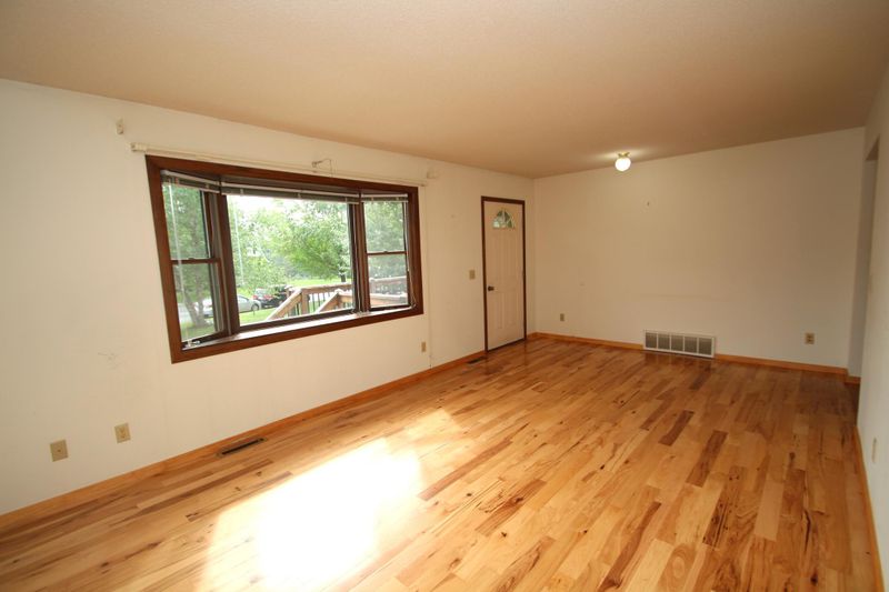 909 Martys Way, Osceola, WI 54020