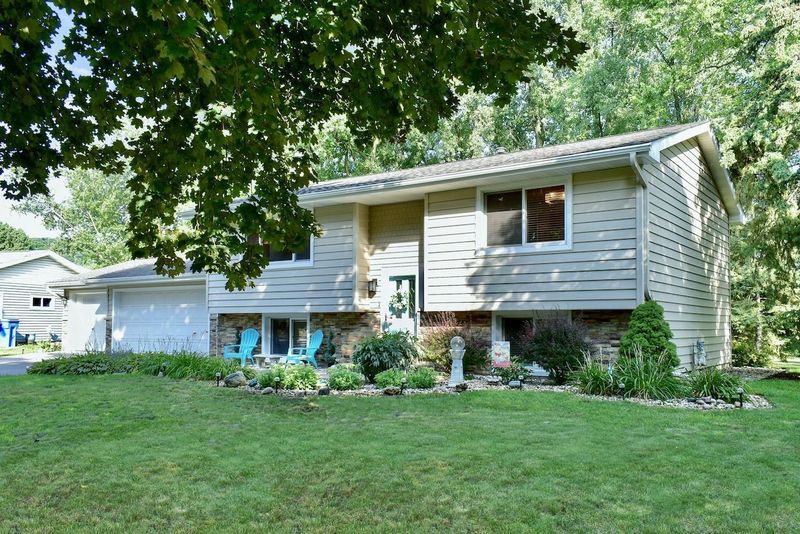 457 Kerry Dr, Winona, MN 55987