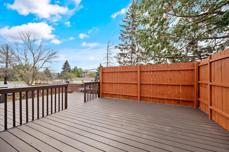 7394 Upper 157th St W, Apple Valley, MN 55124