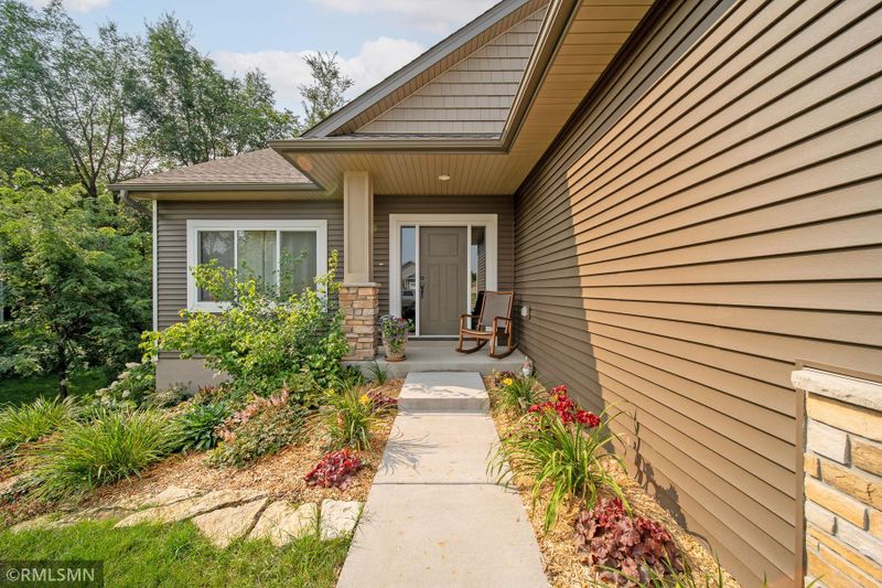 201 High Point Rd, Cannon Falls, MN 55009