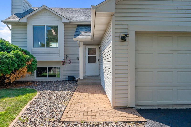 9049 Glacier Bay, Woodbury, MN 55125