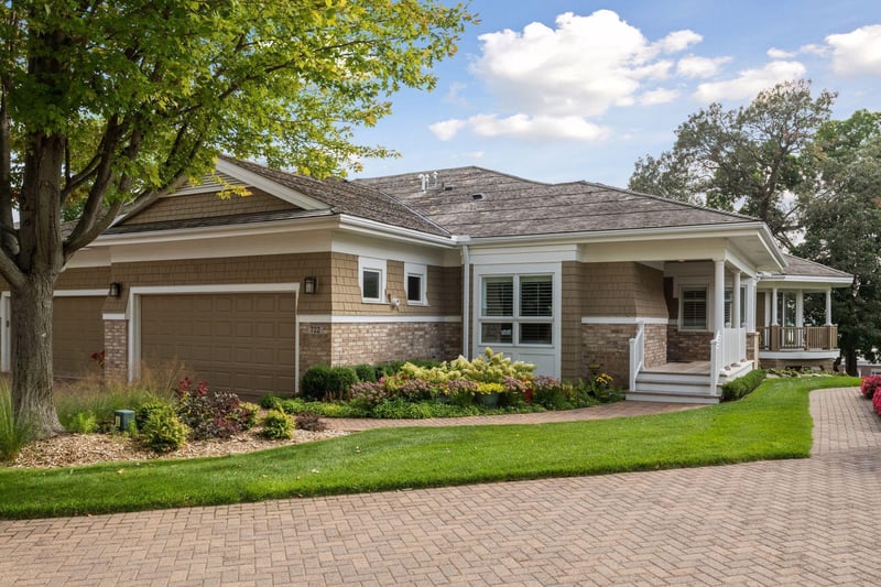 722 Widsten Cir, Wayzata, MN 55391