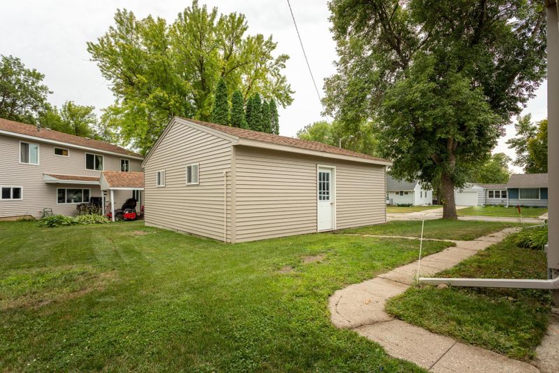 117 Meadow Ln, Morris, MN 56267