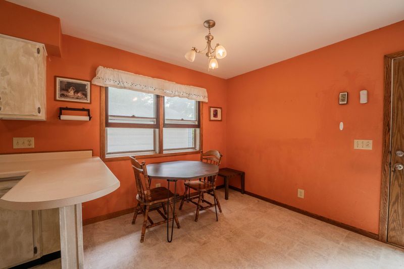 3327 Jill Ave, Eau Claire, WI 54701