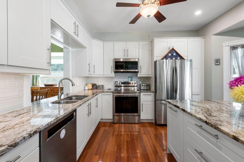 11038 Wisconsin Ave N, Champlin, MN 55316