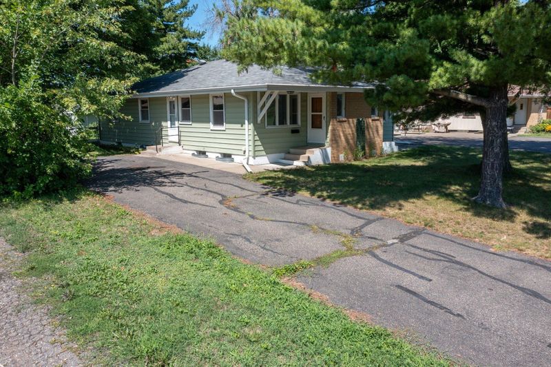 2725 Hampshire Ave N, Crystal, MN 55427