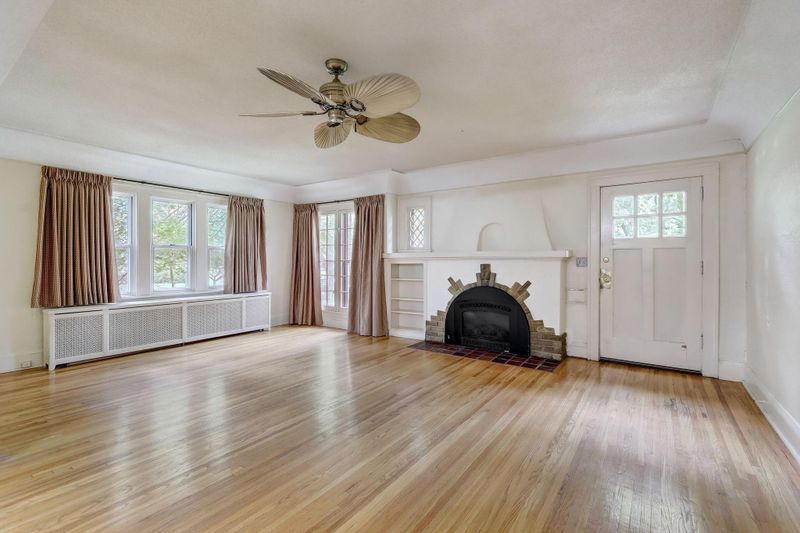3319 E Minnehaha Pw, Minneapolis, MN 55417
