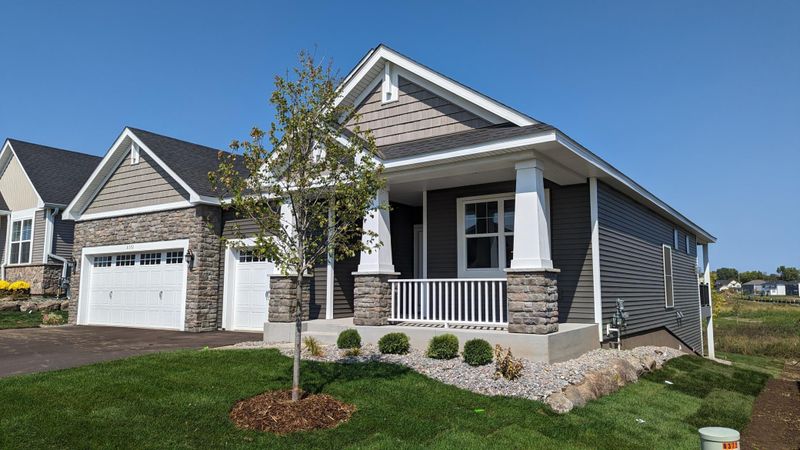 8372 61st St S, Cottage Grove, MN 55016