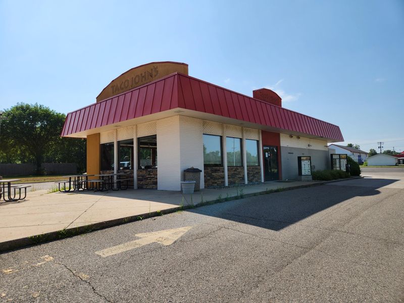1431 4th St NW, Faribault, MN 55021