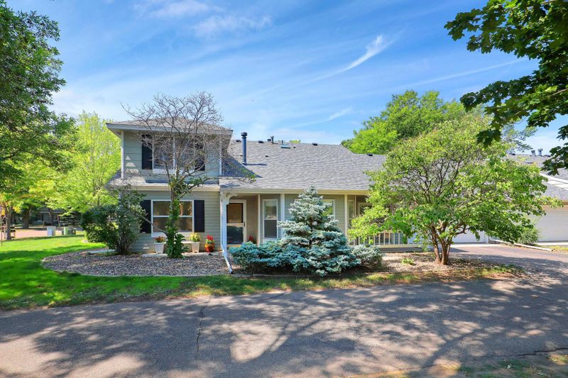 7755 Glenda Ct, Apple Valley, MN 55124