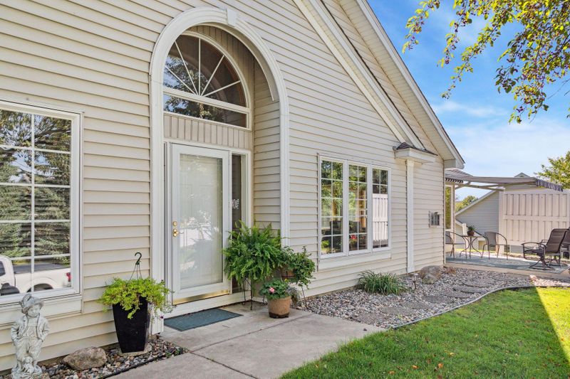 6422 Brook Ln, Savage, MN 55378