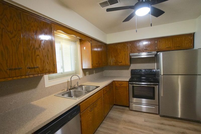 616 2nd Ave NW, New Prague, MN 56071
