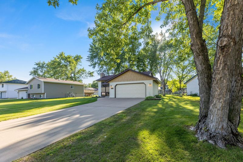 9762 Quincy St NE, Blaine, MN 55434