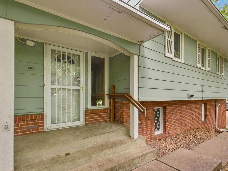 1561 Wheelock Ridge Rd, Saint Paul, MN 55130