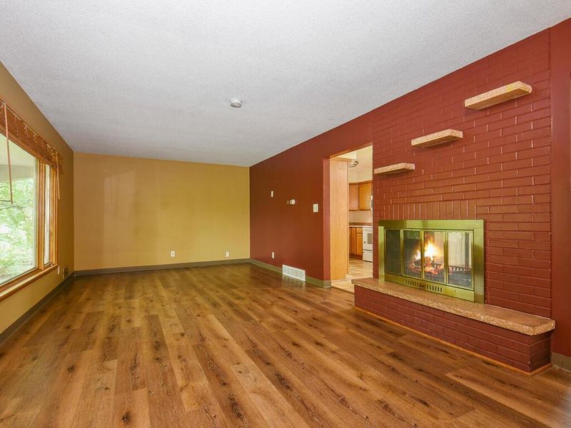 1561 Wheelock Ridge Rd, Saint Paul, MN 55130