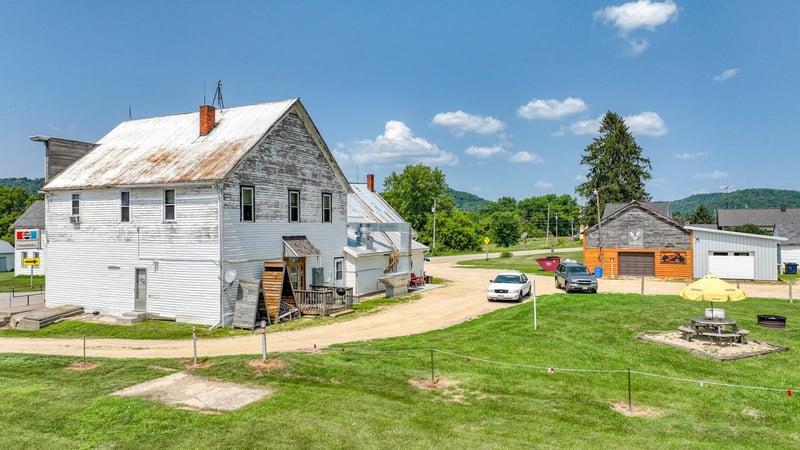 S1926 State Road 88, Alma, WI 54610