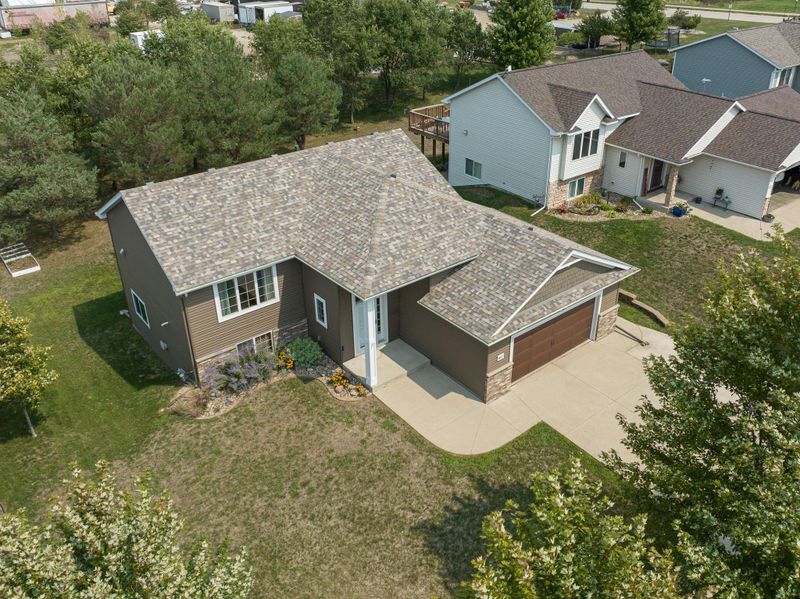 807 10th St NW, Kasson, MN 55944