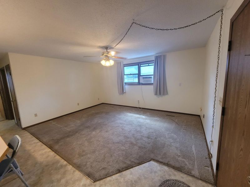 408 N Everett St #4, Le Roy, MN 55951