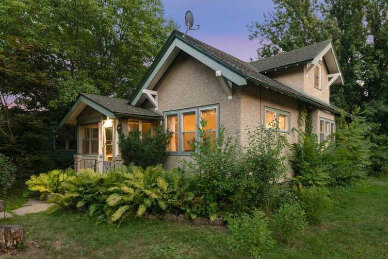 1128 Rose Ave E, Saint Paul, MN 55106
