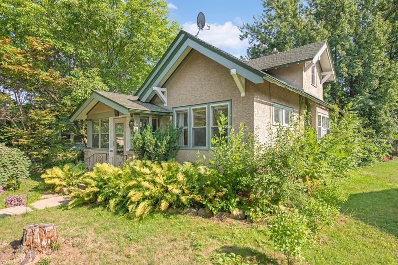 1128 Rose Ave E, Saint Paul, MN 55106