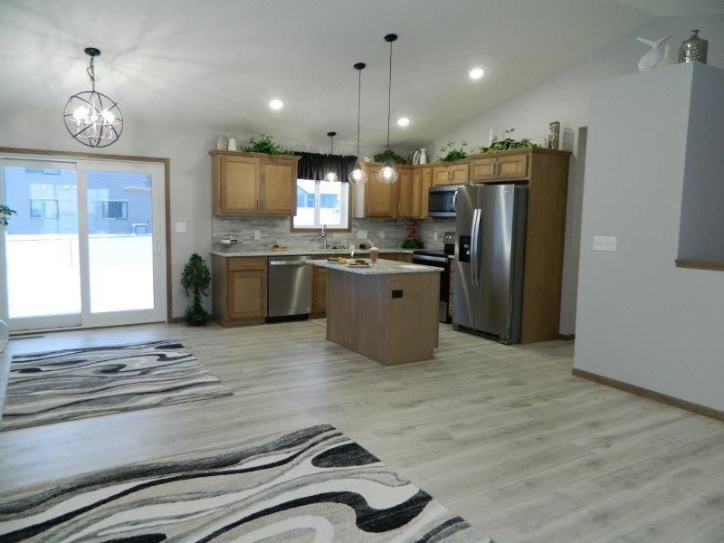 1002 7th Ave NW, Kasson, MN 55944