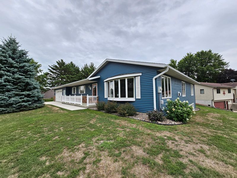 900 E 13th St, Saint Charles, MN 55972