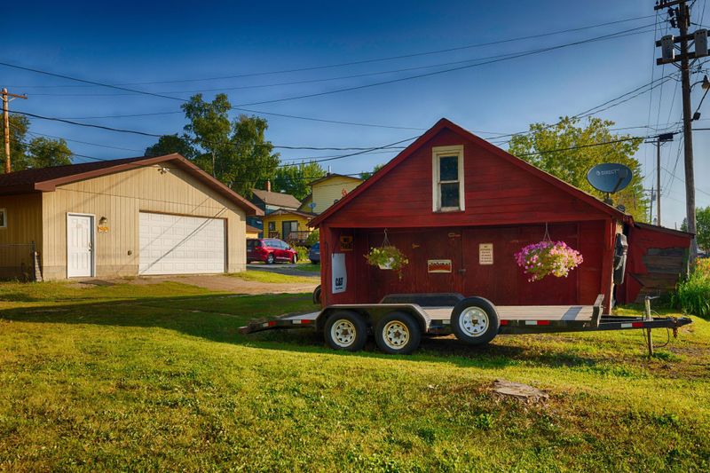 104 Indiana Ave W, Gilbert, MN 55741