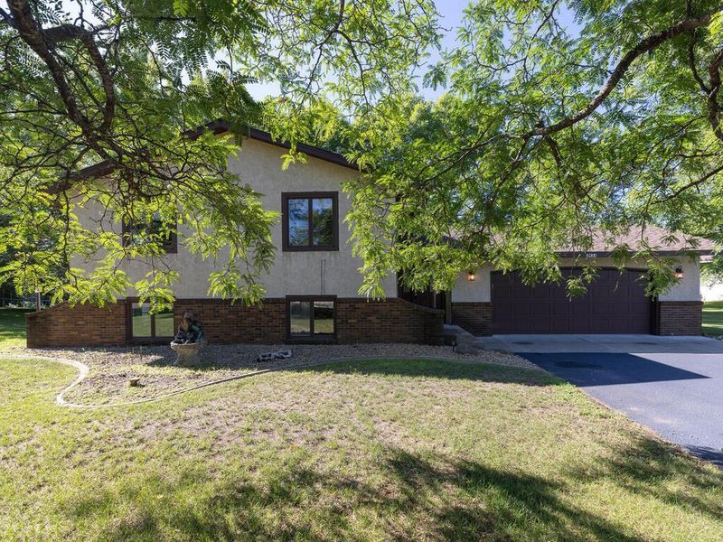 13484 Riverview Dr NW, Elk River, MN 55330