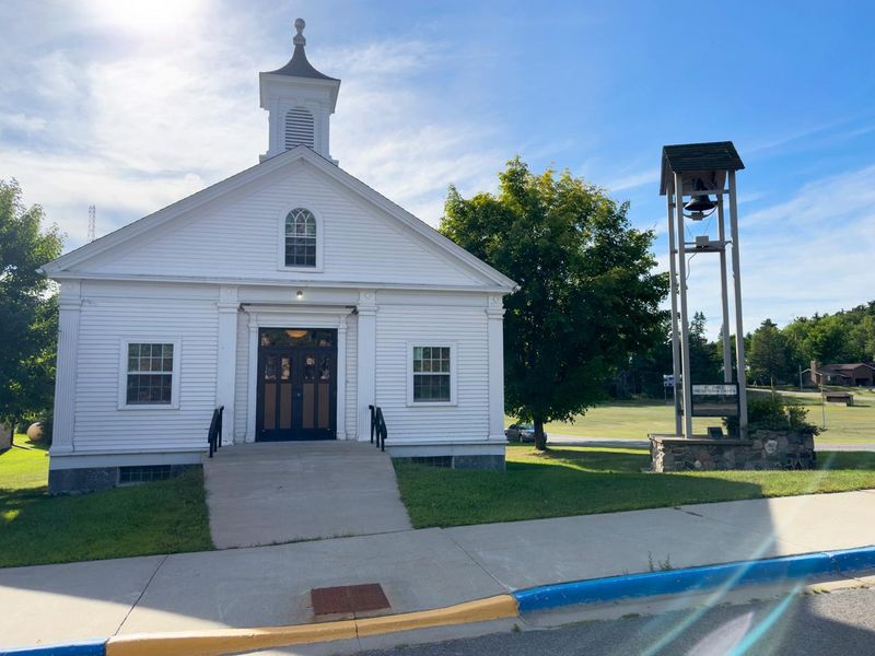 302 Spruce St, Tower, MN 55790