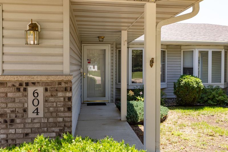 604 2nd St SW, Kasson, MN 55944
