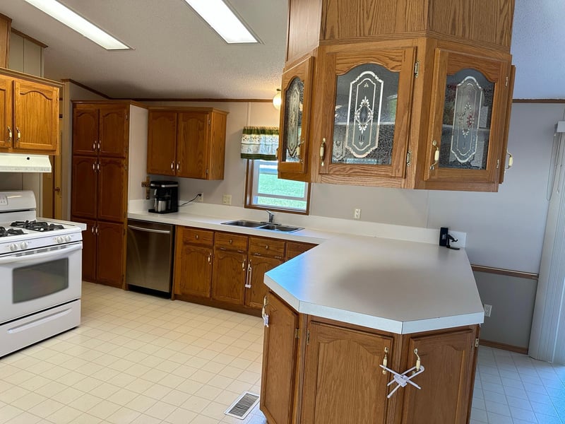 91 Blashack St, Waldorf, MN 56091