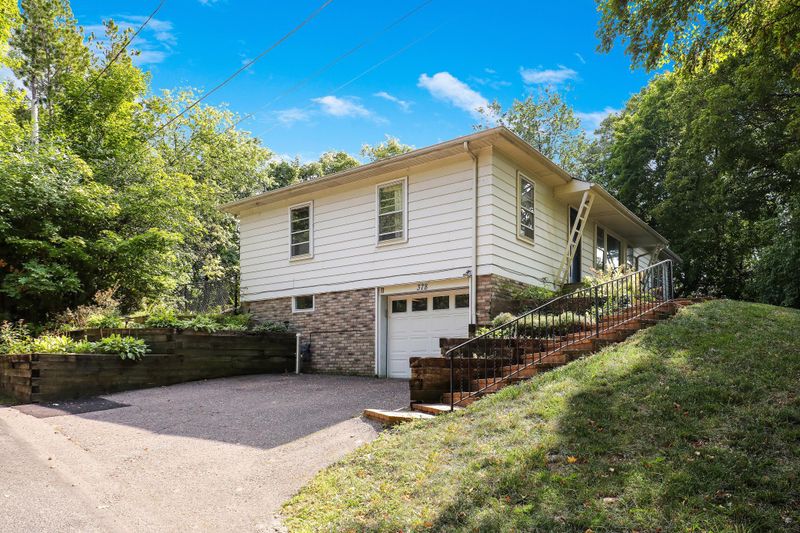 378 Ridgeview Dr, Wayzata, MN 55391