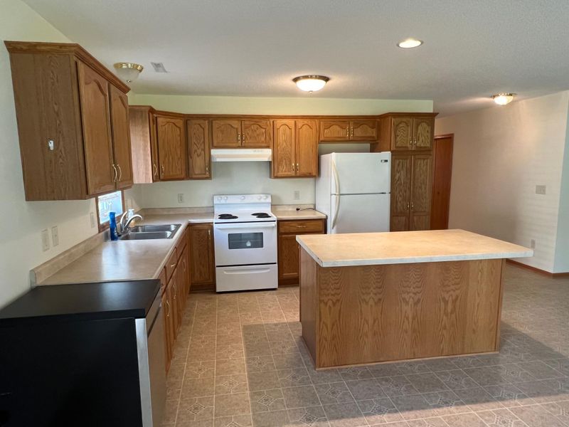 260 3rd Ave SE, Plainview, MN 55964