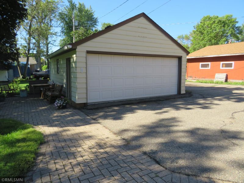 1120 15th St E, Glencoe, MN 55336