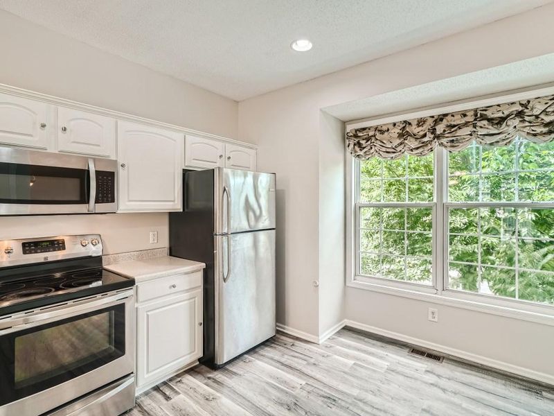 807 Village Pw, Circle Pines, MN 55014