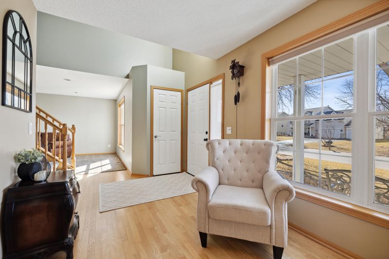 8118 Ashford Rd, Woodbury, MN 55125
