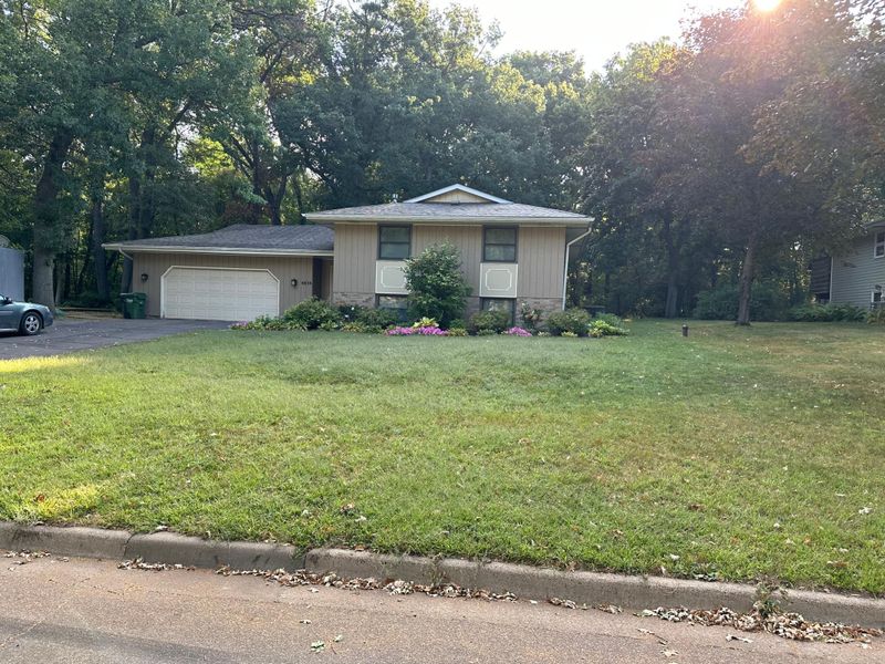 4834 Nottingham Pl, Shoreview, MN 55126