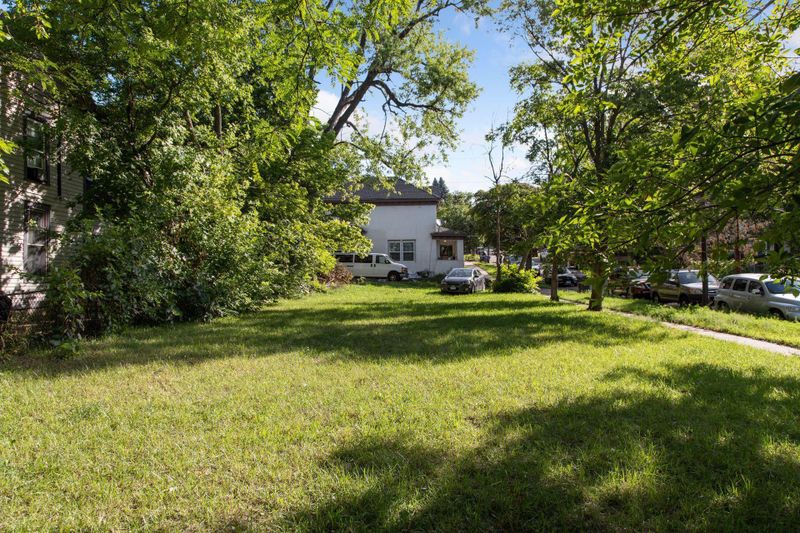260 Maria Ave, Saint Paul, MN 55106