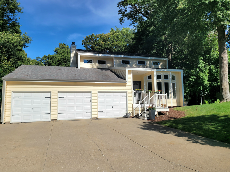 1040 Crest Ridge Ct, Mound, MN 55364