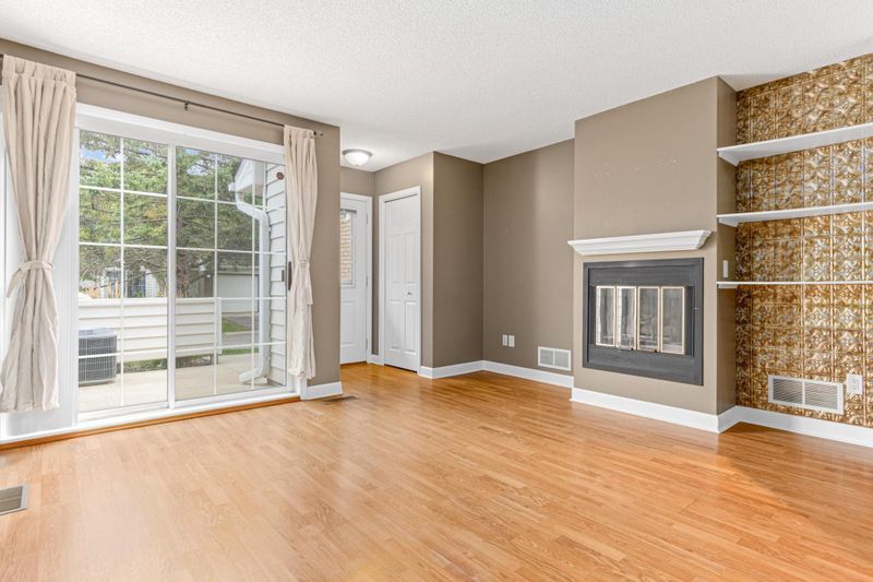 12767 Edgewater Pa, Apple Valley, MN 55124