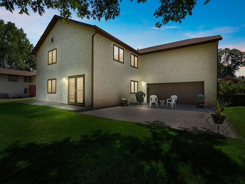 1400 W 107th St, Bloomington, MN 55431