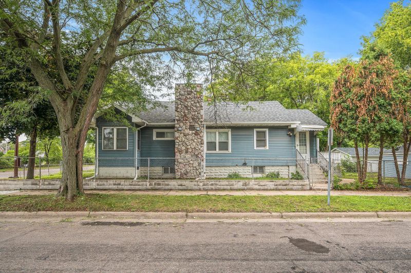 923 Saint Anthony Ave, Saint Paul, MN 55104